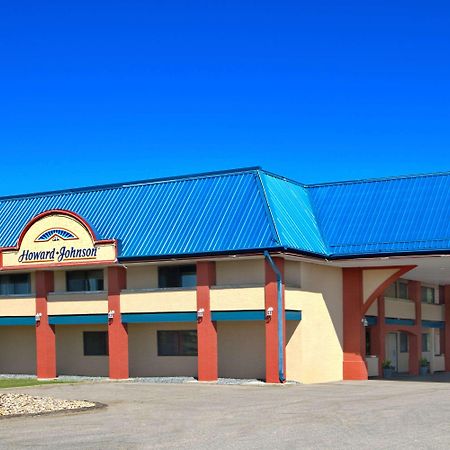 Howard Johnson By Wyndham Red Deer Penhold Exterior foto