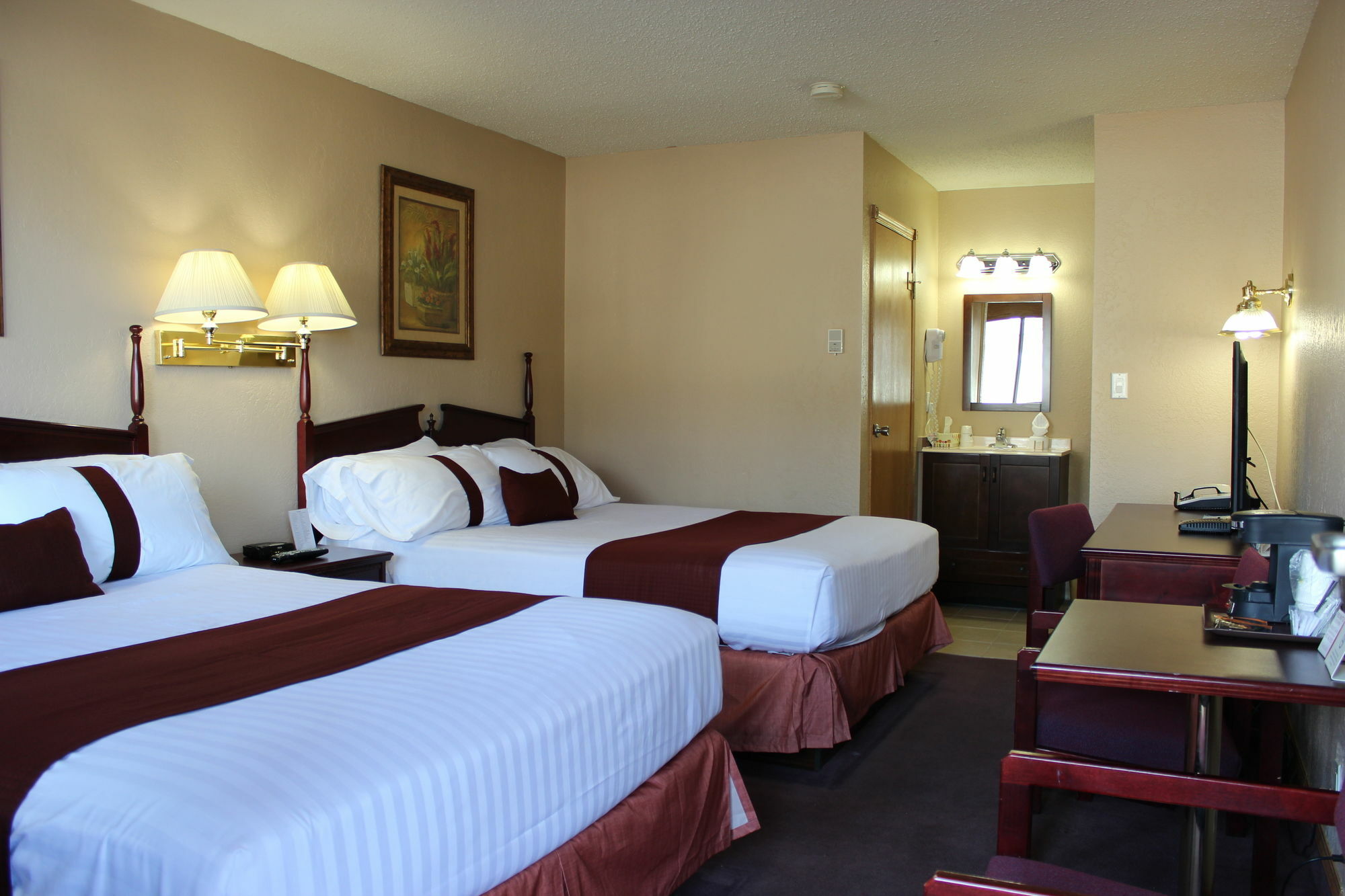 Howard Johnson By Wyndham Red Deer Penhold Exterior foto